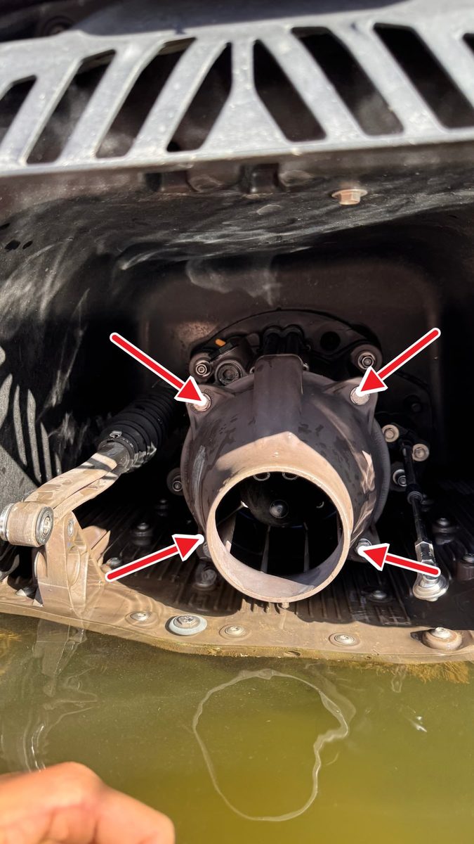 Vier Rot Markierte Venturi-Schrauben An Der Jetpumpe