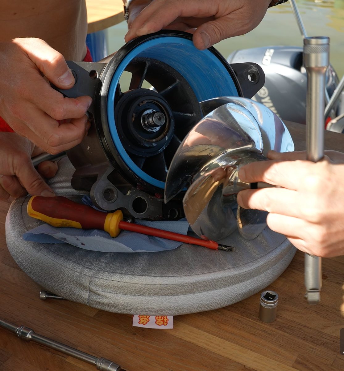 Alten Impeller Gerade Aus Dem Wear Ring Ziehen