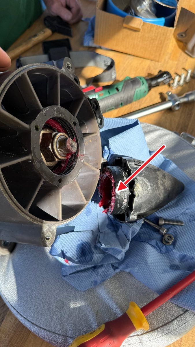 Rot Markierter Schmierbereich Im Impeller Nose Cone