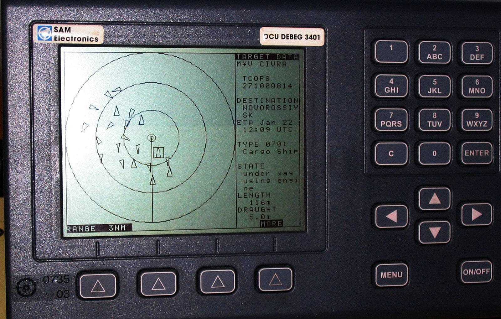 Navigationsstation Mit Ais Und Seekarten An Bord