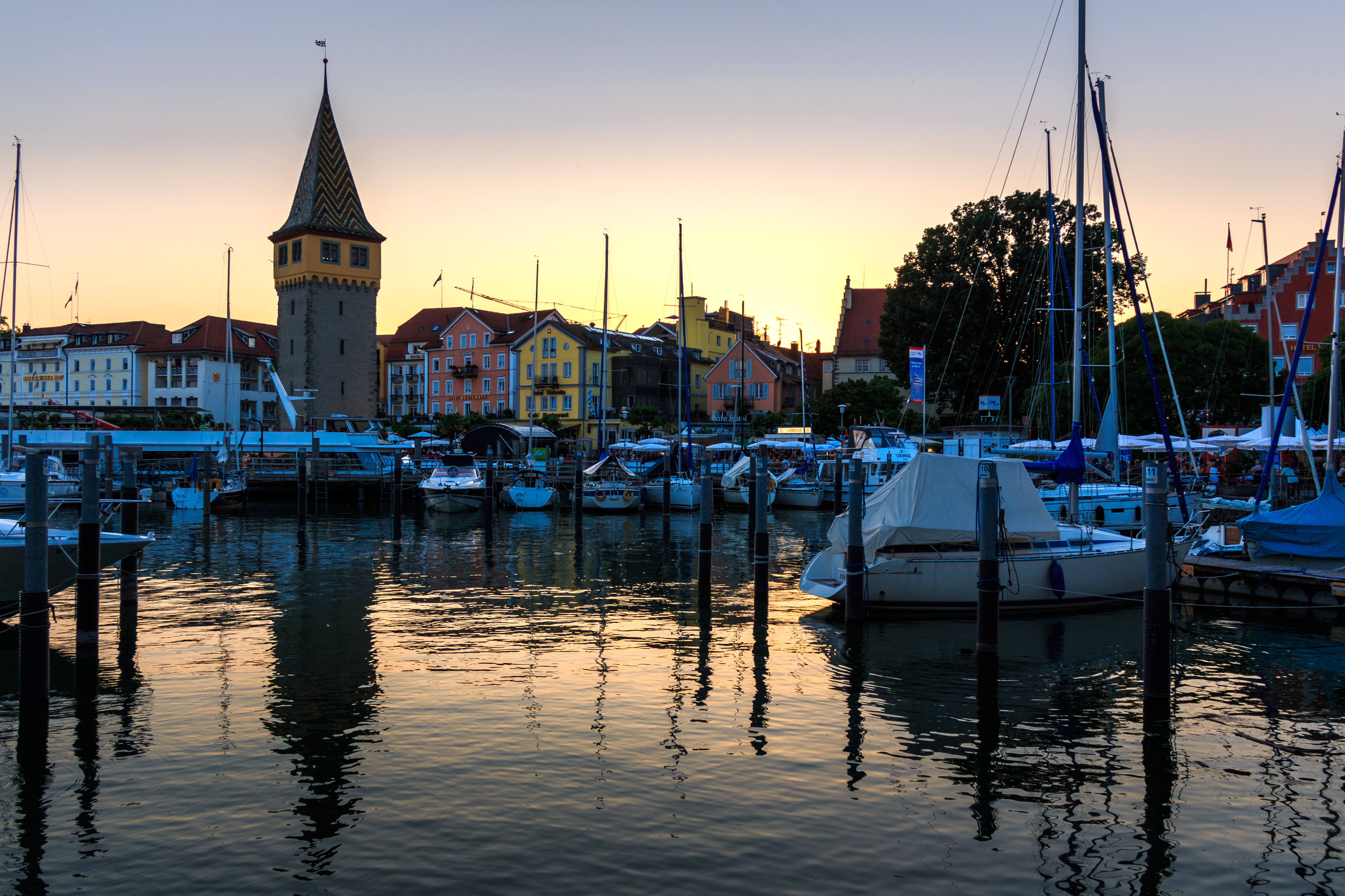 Segelyachten Im Hafen Bei Sonnenuntergang