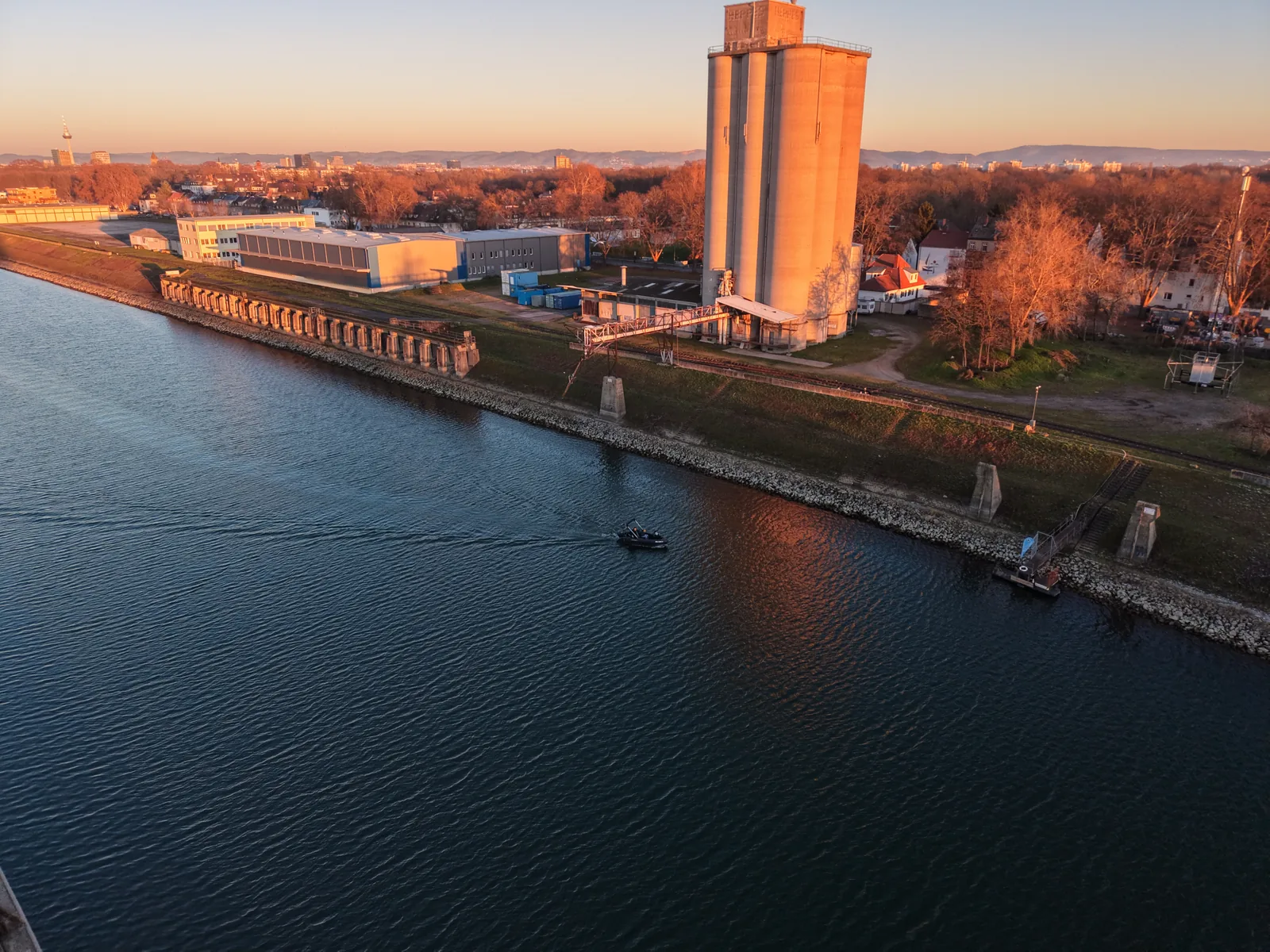 Luftbild Vom Mannheimer Hafen Mit Dem Schulungsgebäude In Der Hafenstraße